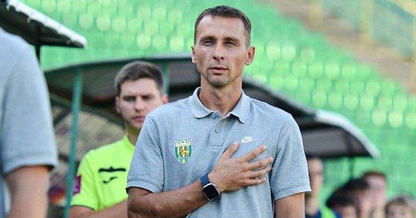 Лупашко висловив несподіваний інтерес до своєї особи, зазначивши: 