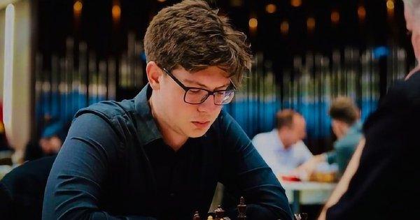 ФІДЕ позбавила титулу гросмейстера колишнього українця, який змінив своє громадянство після початку повномасштабної війни.