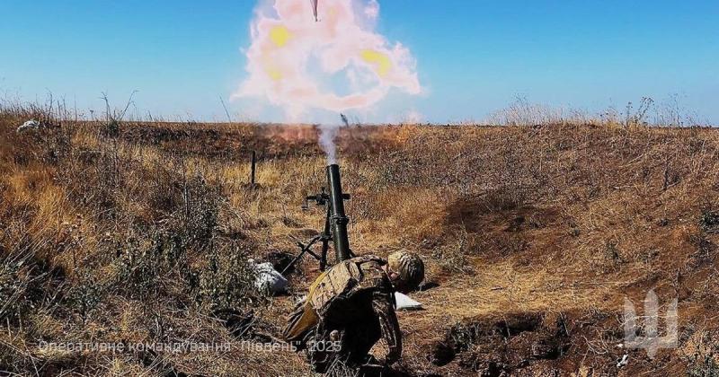 На фронті зафіксовано 102 збройні сутички, причому найбільша їх кількість відбулася в Покровському та Новопавлівському районах, повідомляє Генеральний штаб.