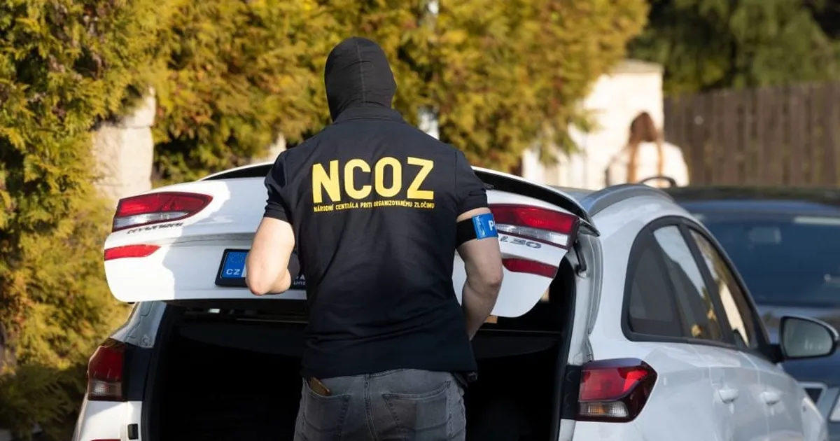 Чеська фірма реалізувала Україні китайські дрони з націнкою в 20 разів.