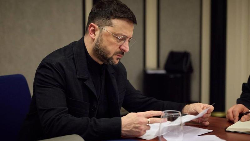 Зеленський дав указ завершити роботу над документом, що містить гарантії безпеки для України від Сполучених Штатів, і передати його на розгляд на найвищому рівні.