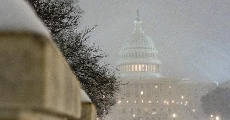 США переживає небезпечний зимовий шторм: кількість жертв зростає.