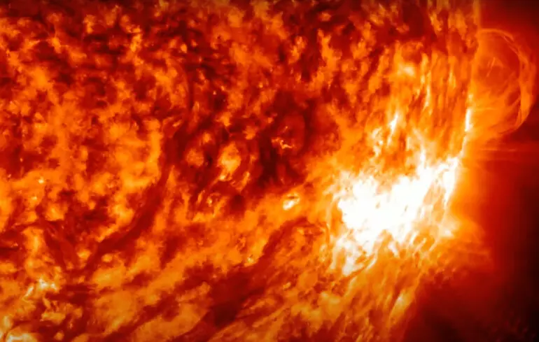 Ще один сплеск активності від Сонця: Землю охопить магнітна буря.