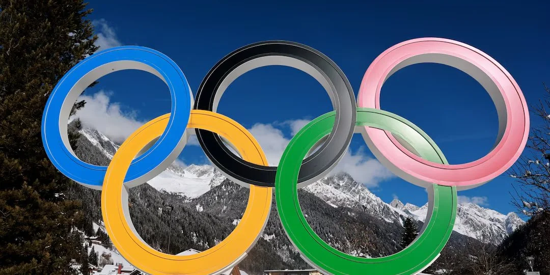 У зв'язку зі зростанням цін напередодні Олімпійських ігор-2026 в Італії одного школяра вигнали з автобуса: він змушений був йти пішки шість кілометрів під час сильного снігопаду.