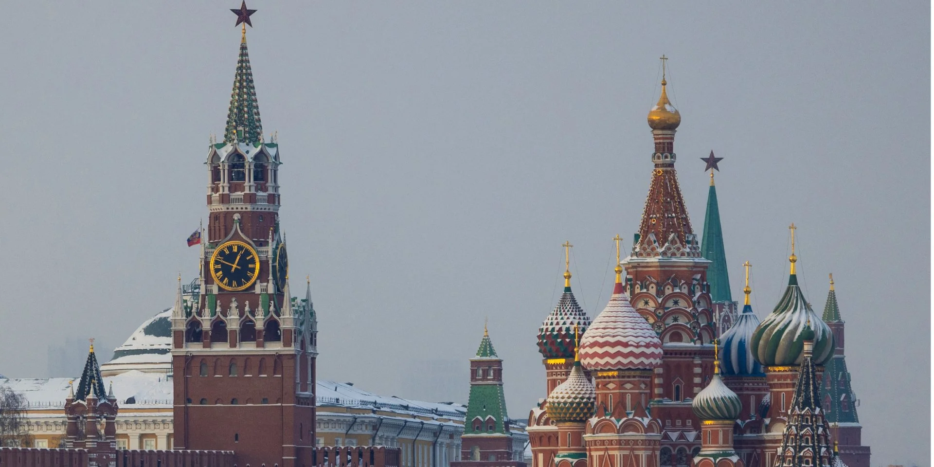 На фоні свіжих українських ударів по нафтопереробним заводам в Росії знову спостерігається значне підвищення цін на паливо.