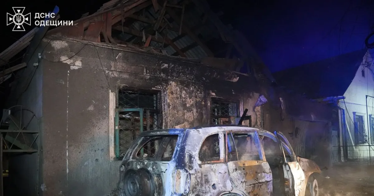 Російські сили вчинили напад на цивільний автомобіль у Сумській області: є поранена особа та, ймовірно, жертви.