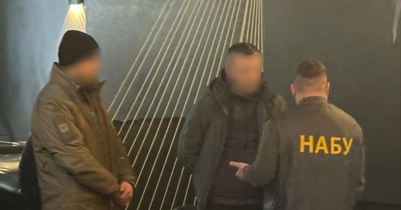Співробітника Служби безпеки України затримали за отримання хабаря у розмірі 68 тисяч доларів: він обіцяв 