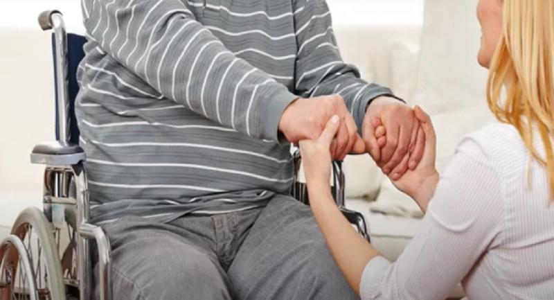 Пенсії для осіб з інвалідністю: які нові суми отримають представники І, ІІ та ІІІ груп після проведення індексації?