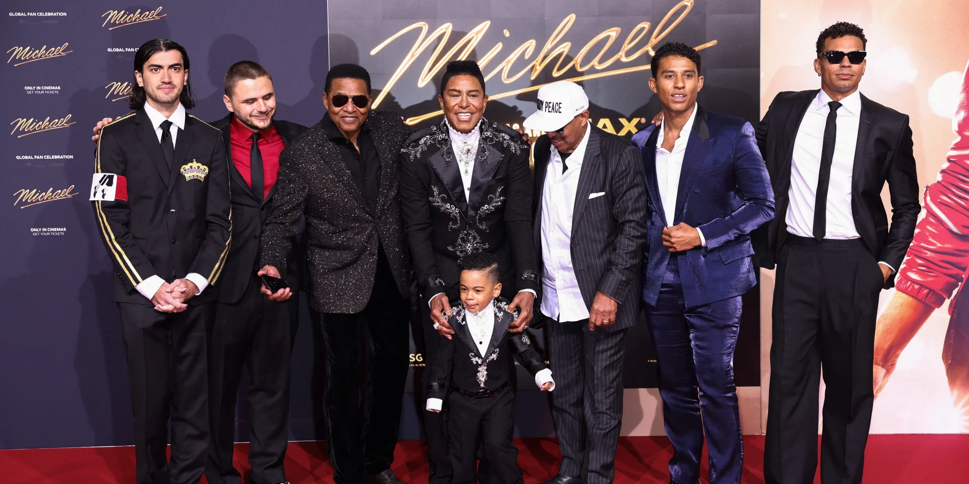 Побували на прем'єрі в Берліні. Сини Майкла Джексона, Бланкет і Прінс, висловили свою підтримку новій стрічці, присвяченій покійному королю поп-музики.