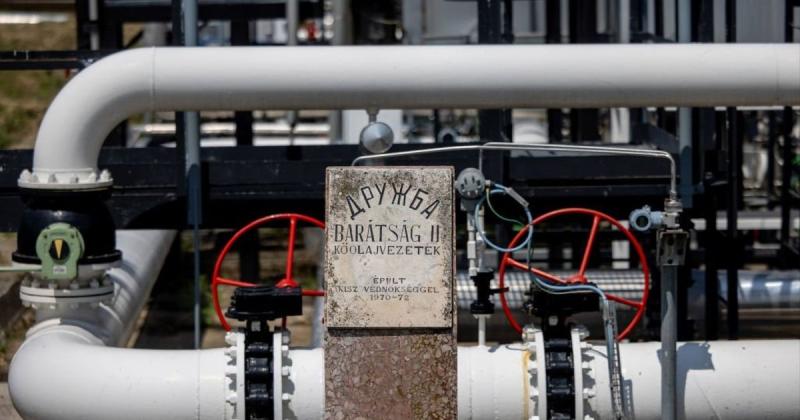 Транзит російської нафти до Угорщини через трубопровід 