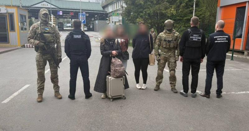 На межі зі Словаччиною була затримана іноземна громадянка, яка займалася торгівлею українками в сексуальне рабство. ФОТОрепортаж.