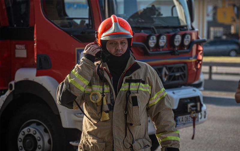 У Києві виникла нова пожежа після серії вибухів.