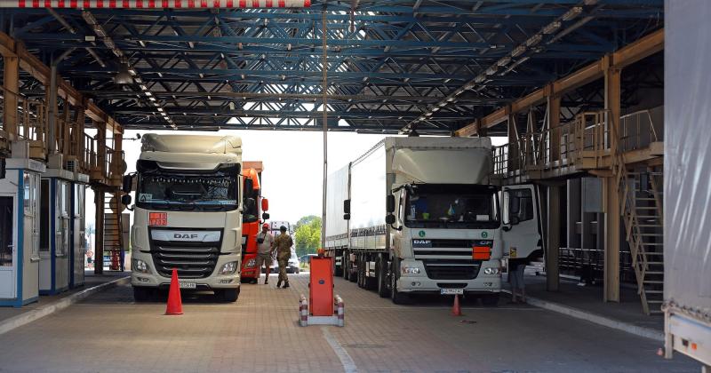 Невидимий прогрес: чому в Європейському Союзі помічають успіхи реформування митної системи, тоді як в Україні їх не вважають значними.