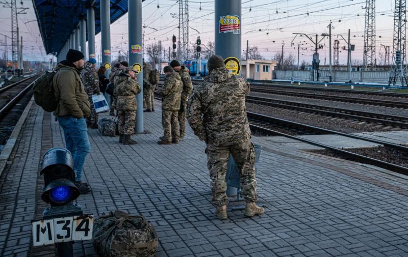 Хто ж насправді має право накладати штраф за відсутність за повісткою: юрист підкреслив важливий аспект.