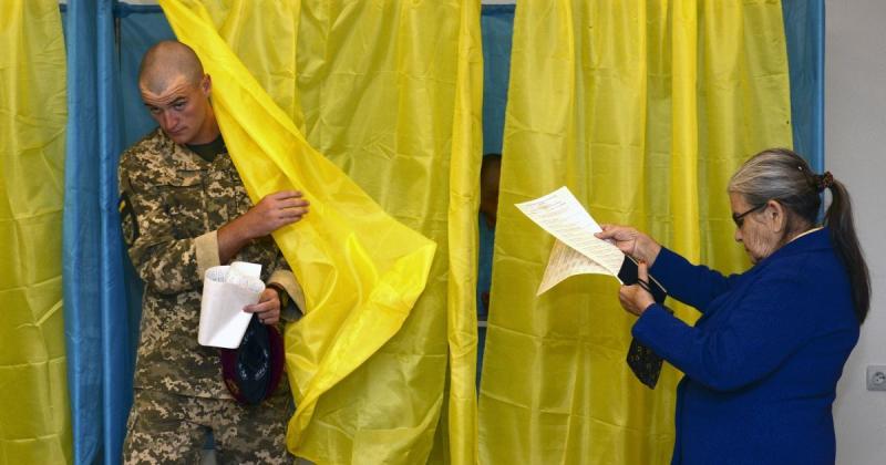 Україна вивчає можливість впровадження електронного голосування на виборах після завершення війни - Politico.