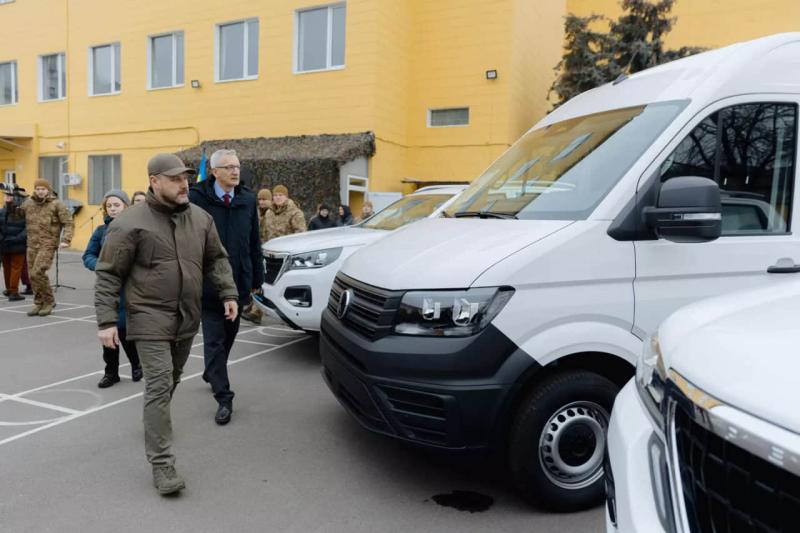 Національна гвардія і Національна поліція України отримали близько ста автомобілів від Німеччини.