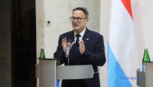 Глава Міністерства закордонних справ Люксембургу: Угода про припинення вогню не є театральним дійством на Червоній площі.
