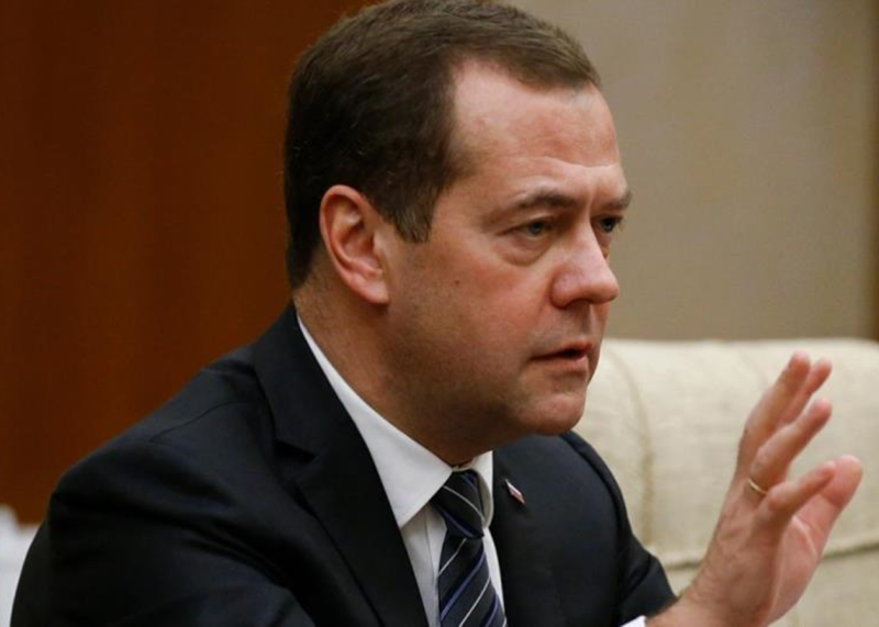 Медведєв емоційно прокоментував заяви Трампа про роль США у Другій світовій війні.