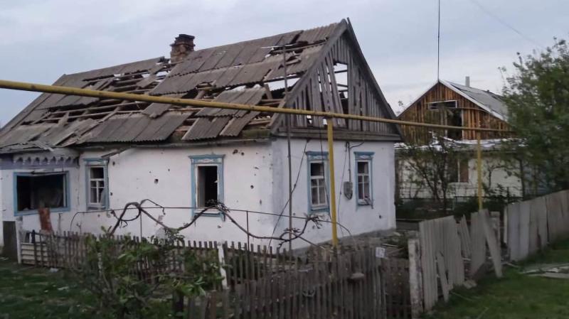 Окупаційні сили завдали ударів з КАБів по Дніпропетровській області: в результаті атаки постраждало 8 осіб, серед яких 2 мають серйозні поранення.