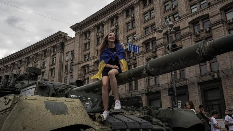 Зеленський опублікував відеозвернення з Хрещатика, в якому роз'яснив, який єдиний 