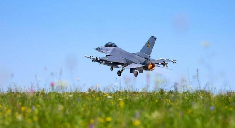Внаслідок нічної атаки супротивника Україна зазнала втрат, втративши один із своїх F-16.