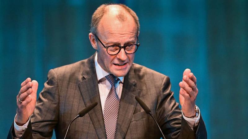 Мерц: Європа ще не готова до обговорення можливості введення військових сил в Україну.