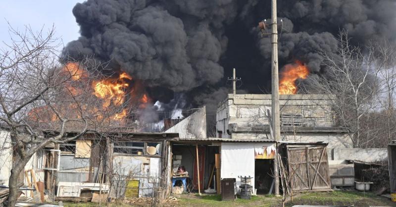 Вночі російські війська здійснили безпрецедентну атаку на Україну, використавши велику кількість дронів: де відбулися удари.