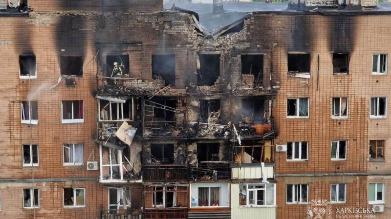 Масштабний обстріл Харкова: три особи загинули, 17 отримали поранення, значні руйнування.