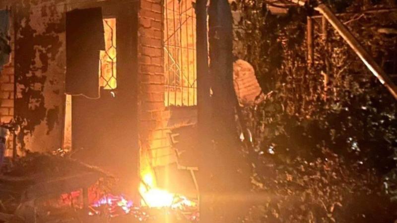 У Запорізькій області російські війська здійснили атаку на приватний будинок за допомогою FPV-дрону, внаслідок чого постраждала одна особа.