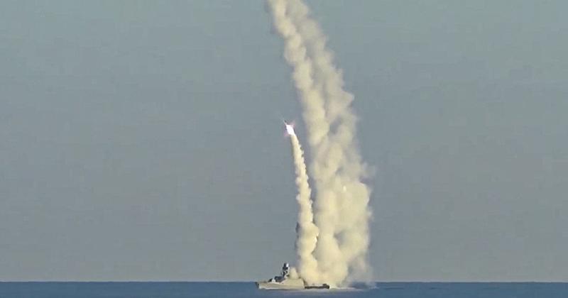 Росія розмістила в Чорному та Середземному морях свої судна, оснащені ракетами 