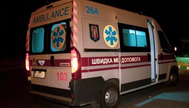 Нічний удар дронів по Києву: одного з постраждалих доставили до лікарні у критичному стані.