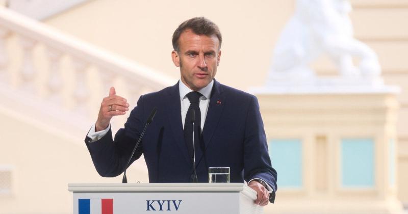 Макрон заявив, що Європейський Союз посилить обмежувальні заходи проти Росії.
