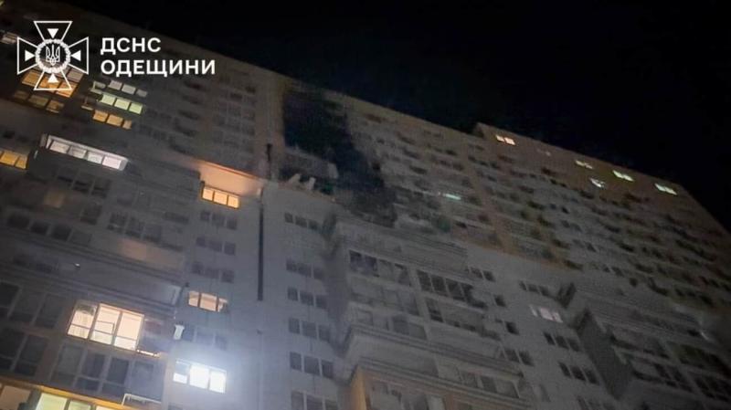 Масштабна атака безпілотників з Росії на Одесу: 10 точних ударів, великі пожежі, 13 осіб постраждали.