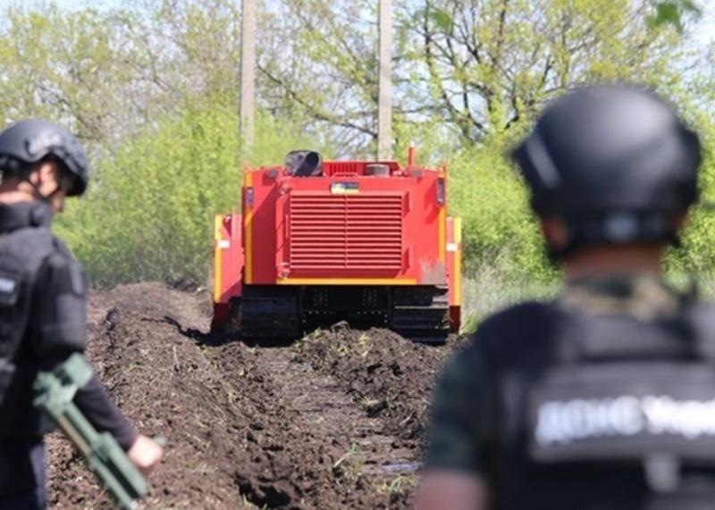 Італія виділить 1,5 мільйона євро на гуманітарні програми розмінування в Україні.