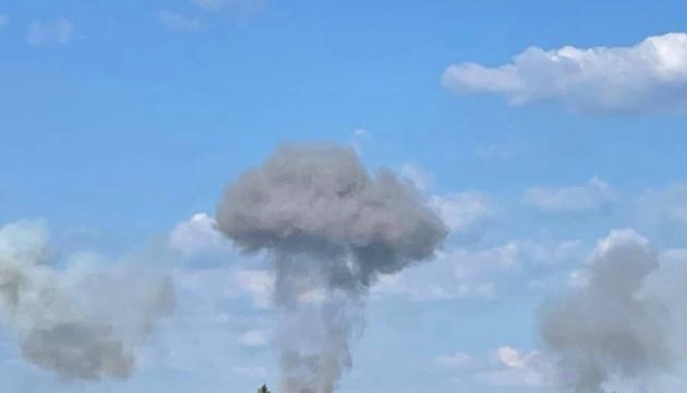 Військові сили Російської Федерації здійснили обстріл 36 населених пунктів у Сумській області.