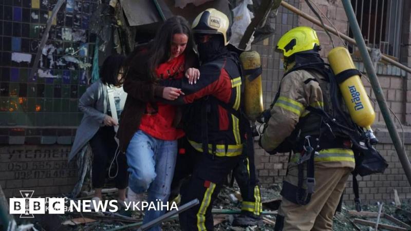 У Києві внаслідок російського обстрілу було знищено під'їзд багатоповерхового будинку - четверо людей загинули, під завалами можуть залишатися інші - BBC News Україна.