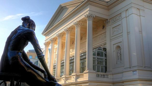 Кислиця висловив своє незадоволення з приводу участі Нетребко в новому кіносезоні Королівської опери в Лондоні.