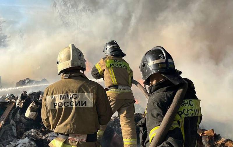 Дрони вчинили атаки на Луганськ, Саратов та інші міста: що відомо про нічні вибухи.