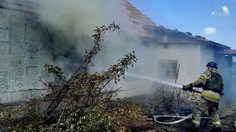 Окупаційні сили завдали удару по Дніпропетровській області: спалахнули вогні, а одне з підприємств зазнало ушкоджень.