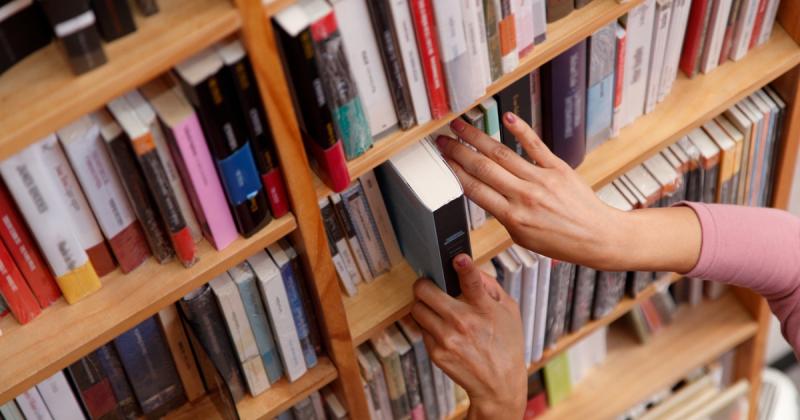 Найкращі літні читання: від детективних історій і трилерів до романтичних творів.