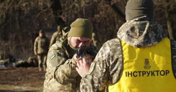Зеленський затвердив закон, який передбачає додаткові компенсації для інструкторів в військових навчальних закладах.