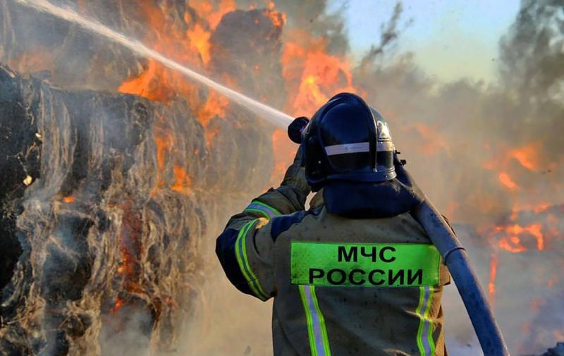 Невідомі безпілотники завдали удару по Сизрані: у зоні нафтопереробного заводу виникла пожежа.