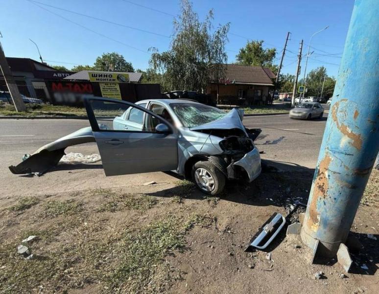 Летальна автокатастрофа в Макіївці: водій загинув, підліток отримав травми - ФОТО