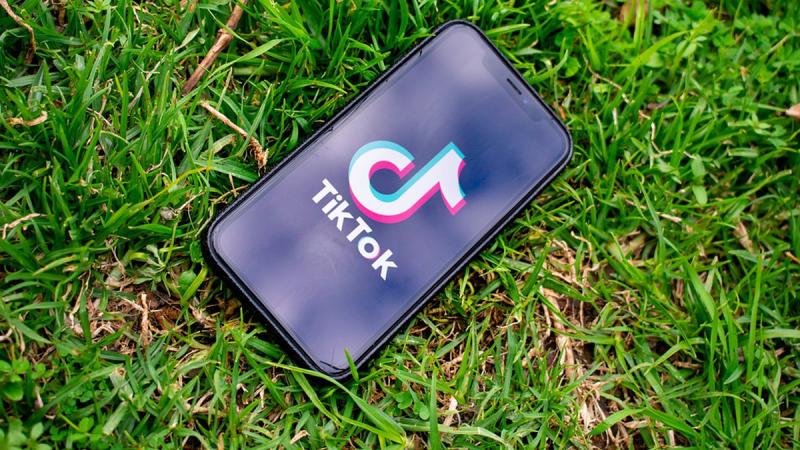 TikTok має потенціал замінити сотні модераторів у Великій Британії за допомогою технологій штучного інтелекту.