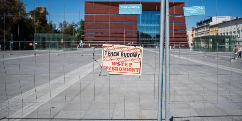 Реконструкція площі Волності та вулиці Замкової. Буде встановлено нове покриття та проведено озеленення території.