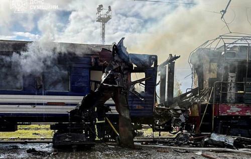 В Шостці після обстрілів з боку Росії відсутні електропостачання, водопостачання та газопостачання.