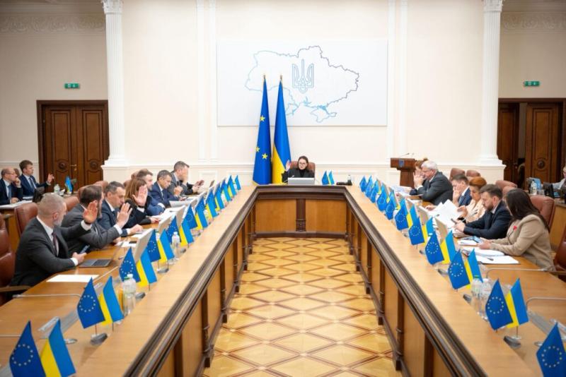 Популізм та передвиборчі обіцянки: як заповнити прогалини в оборонній сфері.