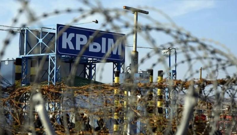 Крим є ключовим елементом для усунення російських систем протиповітряної оборони, - зазначив Лакійчук.
