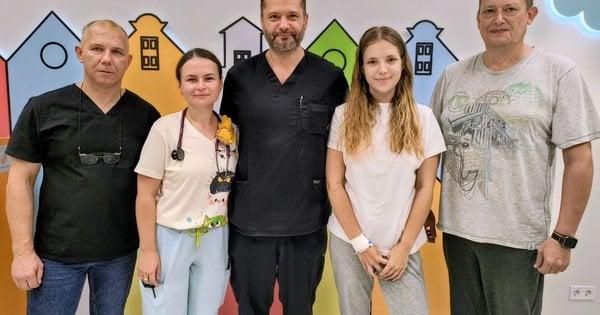 17-річна дівчина після відвідування озера заразилася небезпечним бактеріальним збудником, що призвело до серйозних ускладнень, і вона ледь не втратила життя.