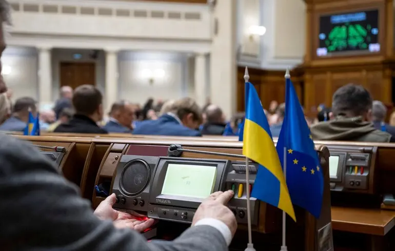 Парламент ухвалив у першому читанні законопроект щодо контролю за рішеннями органів місцевого самоврядування.